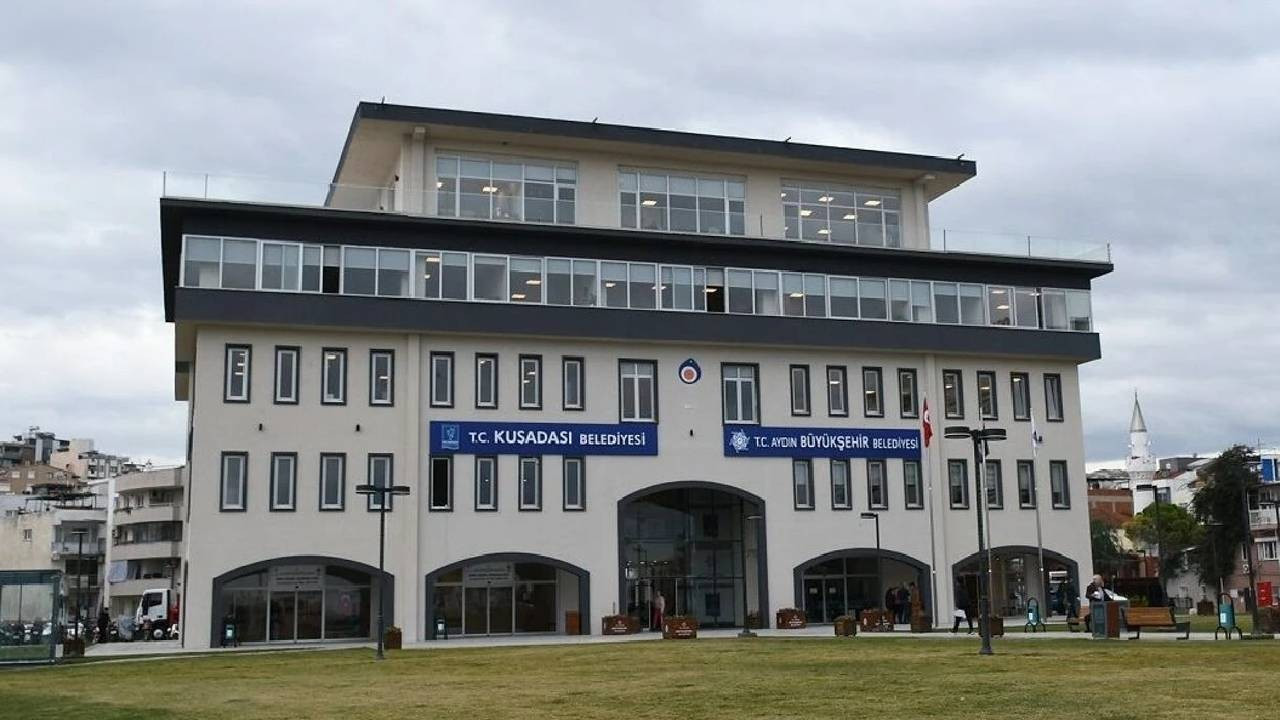 Son dakika... Kuşadası Belediyesi'ne üçüncü dalga operasyon: Gözaltılar var