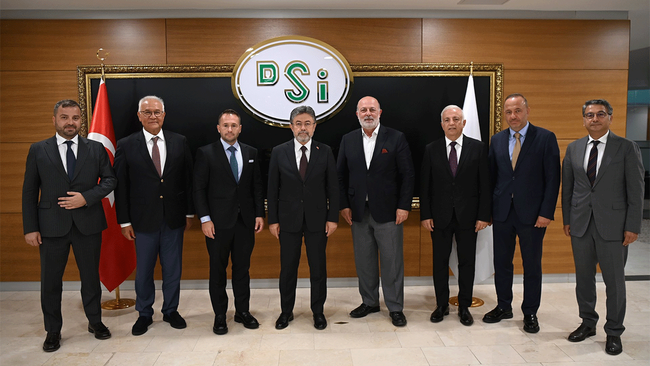 İKMİB yönetimi Tarım ve Orman Bakanı Yumaklı'yı ziyaret etti
