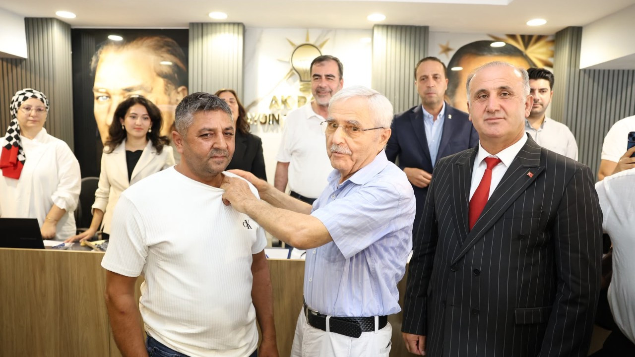 CHP'li belediye meclis üyesi Ömer Akdağ AK Parti'ye katıldı