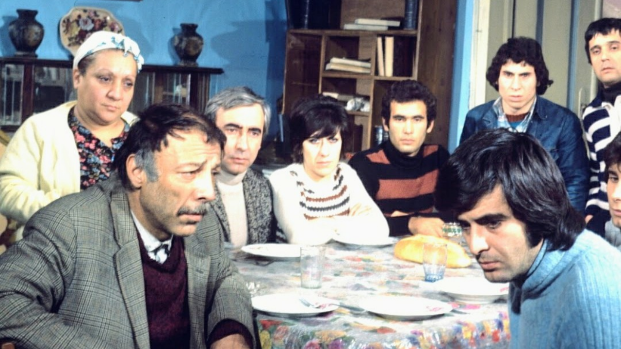 Yeşilçam’ın unutulmaz filmi “Bizim Aile” dizi oluyor