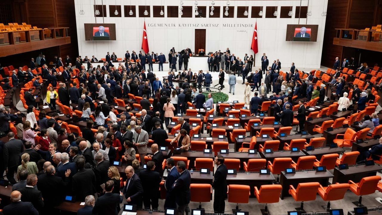 AK Parti'den 8 milletvekili Çerçeve Yasa oylamasına katılmadı