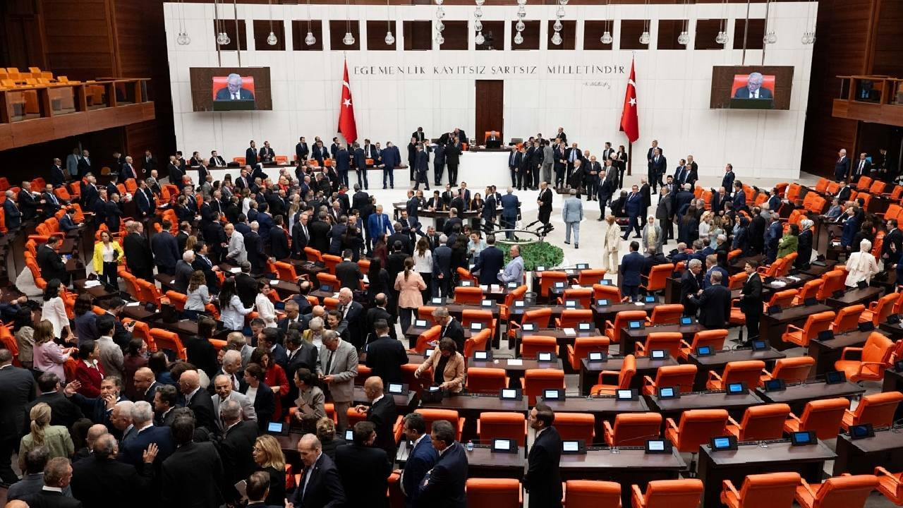 Milli Dayanışma ve Sosyal Bütünlüğün Güçlendirilmesi Kanunu, AK Parti'nin Çoğunluk Oyuyla Kabul Edildi
