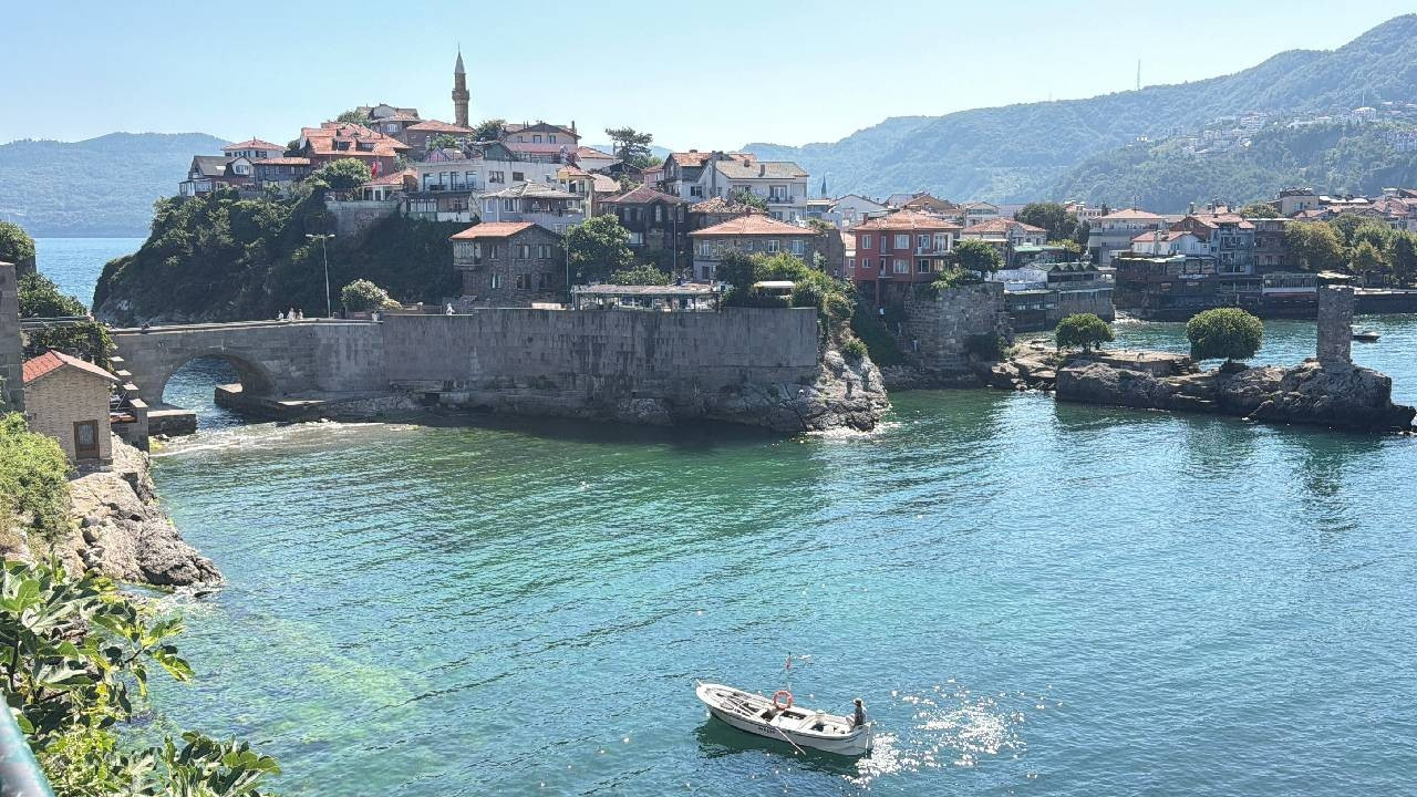 Küçücük ilçe turist rekoru kırdı! 1 milyon kişi akın etti