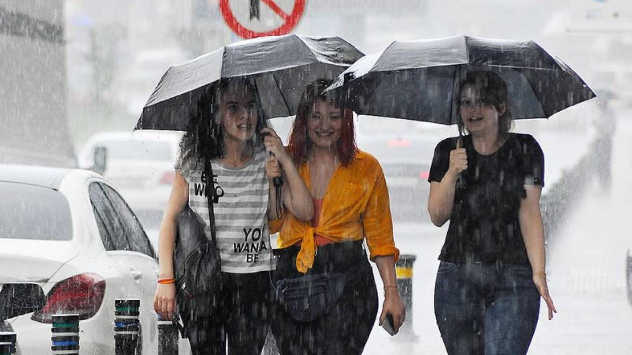 Meteoroloji’den sağanak ve fırtına uyarısı! Birçok il için alarm verildi