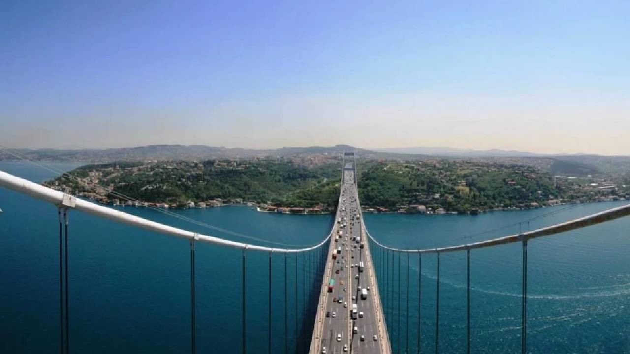 Boğaz köprüleri ve otoyolların işletme hakkı 30 yıla devrediliyor