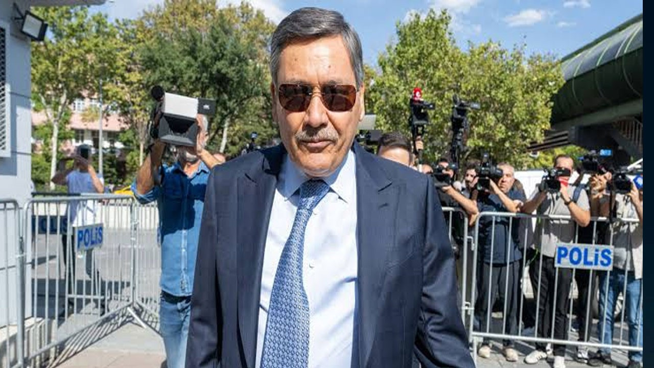 Melih Gökçek'ten Bülent Arınç'a 'Davutoğlu' üzerinden yanıt