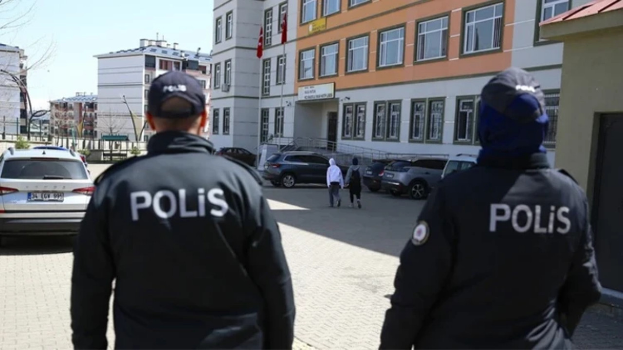 Okullarda kontrollü giriş, kolluk görevlisi: Uzmanlar yeni dönemi nasıl değerlendiriyor?