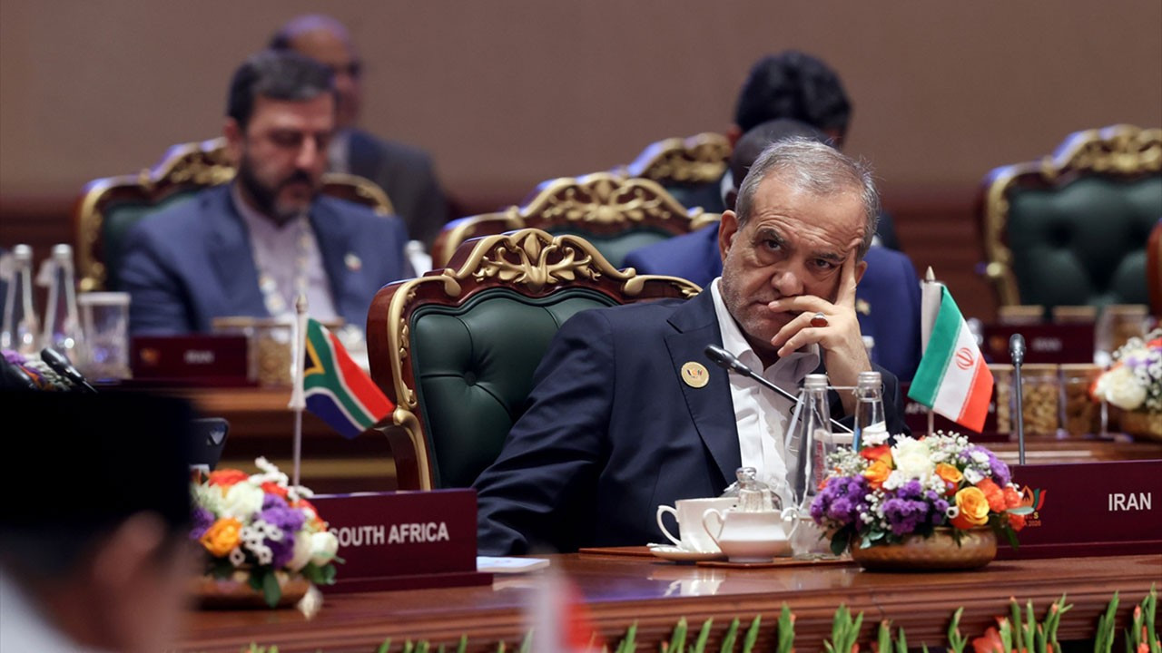 Pezeşkiyan'dan BRICS'e yerel paralarla ticaret çağrısı