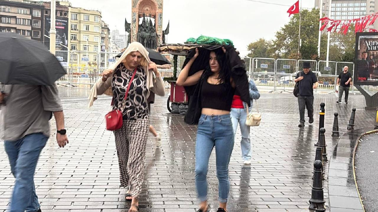 Meteoroloji uyarmıştı! İstanbul'da hava soğudu, beklenen yağış başladı