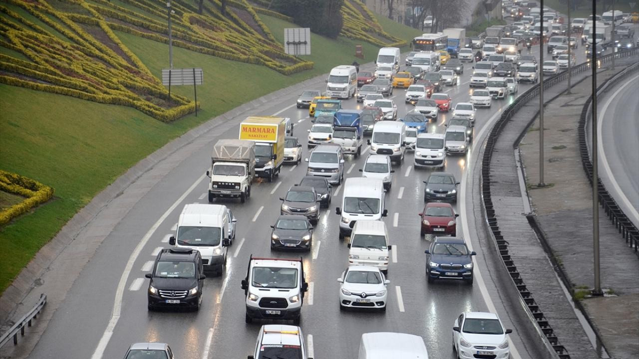 İstanbul trafiği kilitlendi: Anadolu Yakası’nda yoğunluk yüzde 83