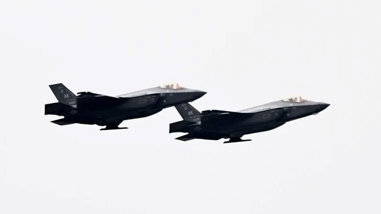 ABD’ye ait F-16 savaş uçağı Batı Almanya’da düştü
