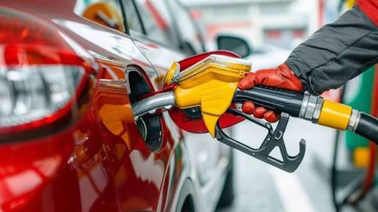 Benzine tarihin en büyük zammı geliyor!