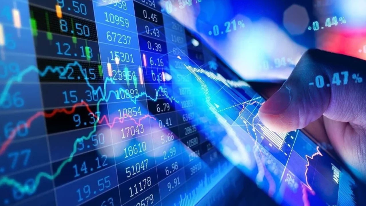 A1 Capital Portföy fon devir ve tasfiye işlemlerini temsil eden finansal belgeler ve ofis ortamı.