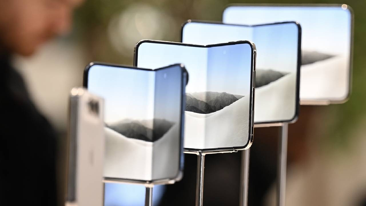 2 bin dolarlık iPhone’a hücum! Stoklar yetersiz kaldı, teslimatlar 2027’ye sarktı