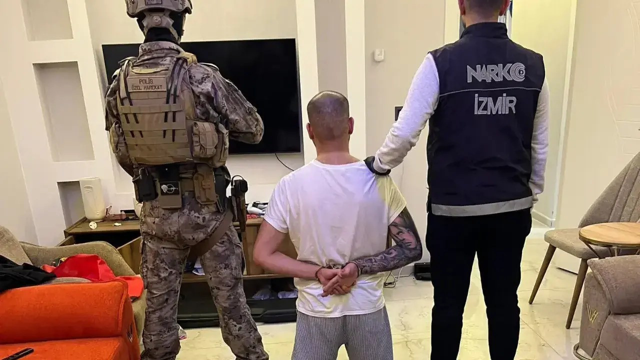 İçişleri Bakanlığı duyurdu: Uluslararası seviyede aranan kişi, İzmir'de yakalandı