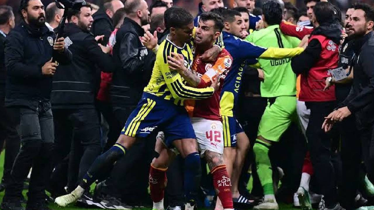 Derbinin faturası kesildi: Galatasaraylı Abdülkerim Bardakcı ve Fenerbahçeli Brown'un cezaları belli oldu