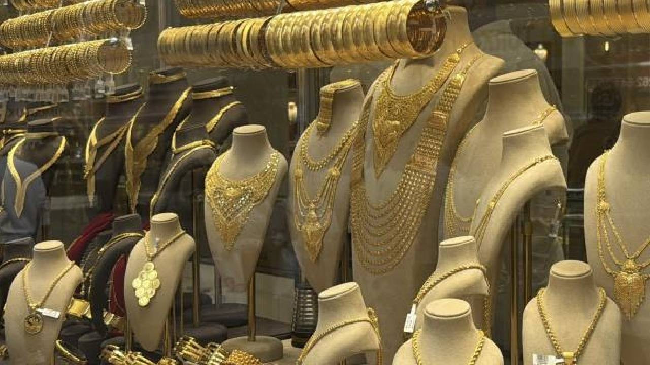 Yargıtay'dan araç almak için eşinin bileziklerini bozduran kocalara kötü haber